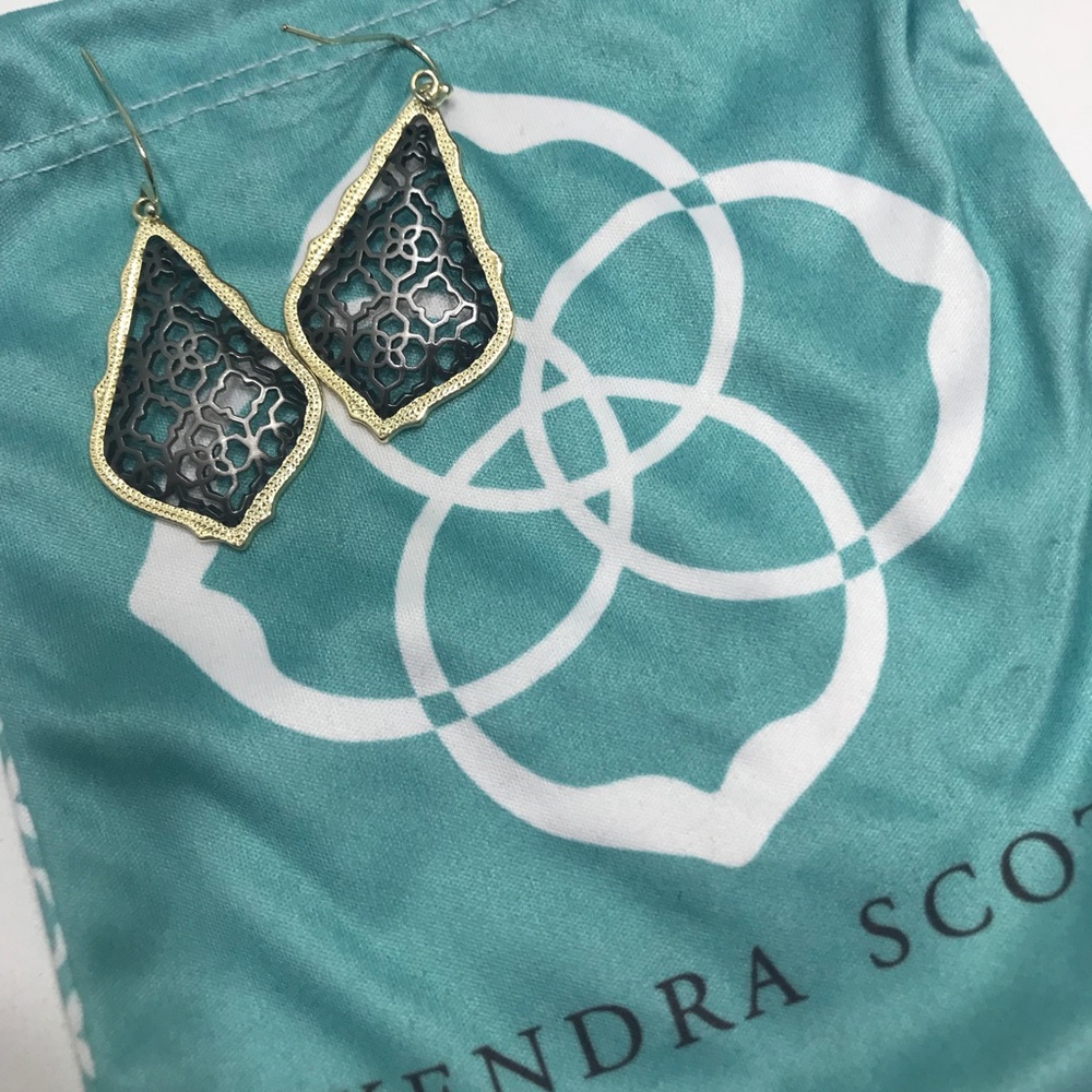 Kendra Scott earrings!! perfect condition!